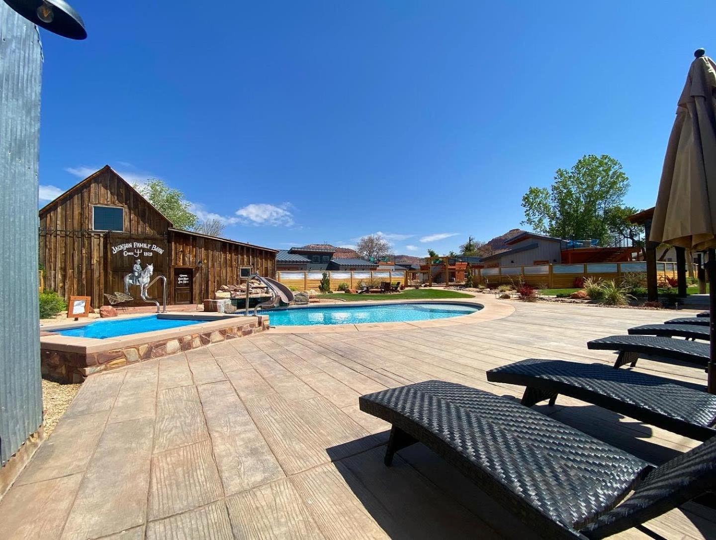 קנב Timber & Tin G 2Bed 2Bath W Pool & Rooftop Deck מראה חיצוני תמונה
